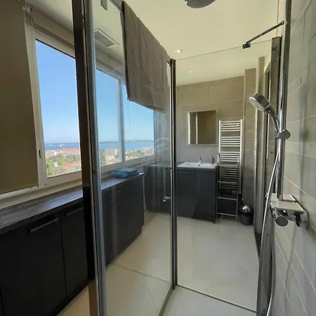 Sea View In Appartement *