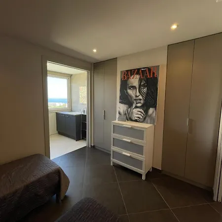 Sea View In Appartement *